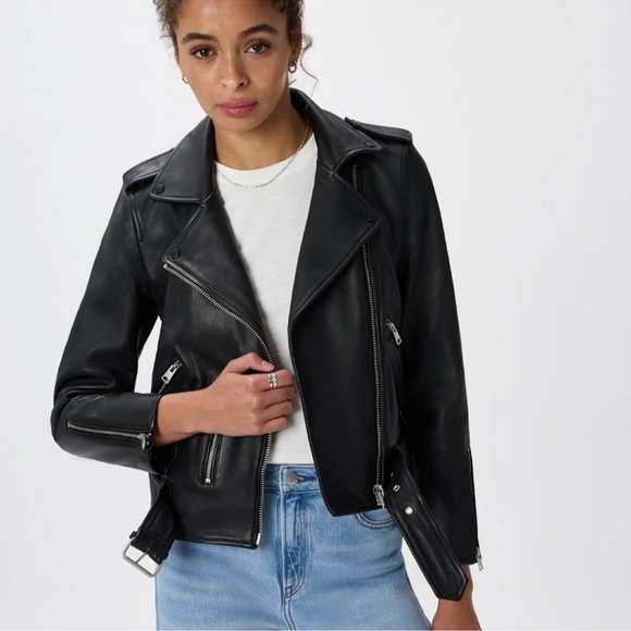 Quince Jackets & Blazers - Quince Black Genuine Leather Moto Jacket
Size Medium